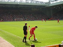 Anfield の新しいアイドル、シャビ・アロンソ Copyright(C) 2005 earlybird